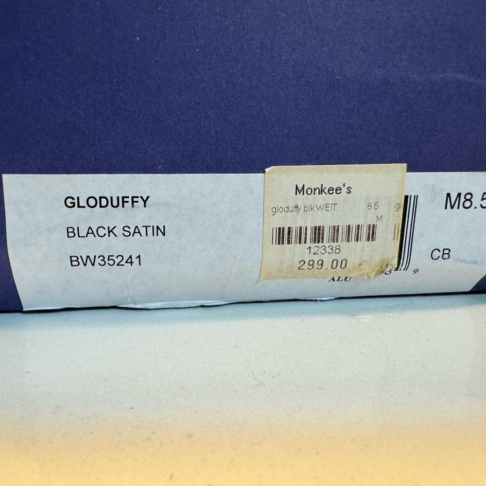 STUART WEITZMAN “ GLODUFFY” BLACK SATIN HEELS-SIZE 8.5-EXCELLENT CONDITION - Picture 4 of 6